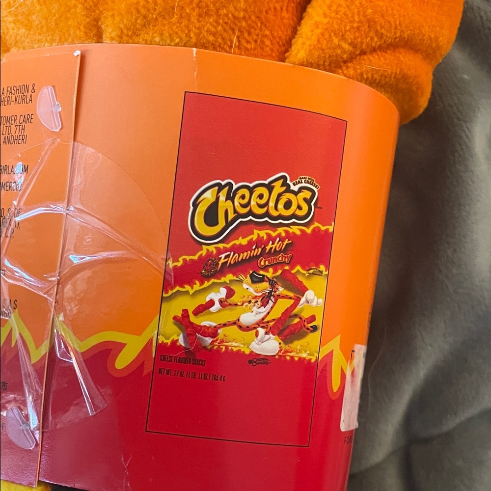 Forever 21 x Cheetos Flamin' Hot Beach Towel - Picture 3 of 3